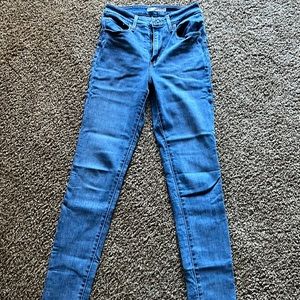 Levi’s 721 size 27